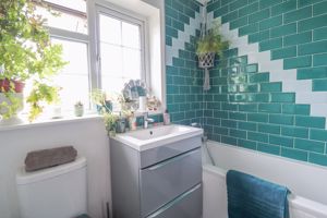 Family Bathroom- click for photo gallery